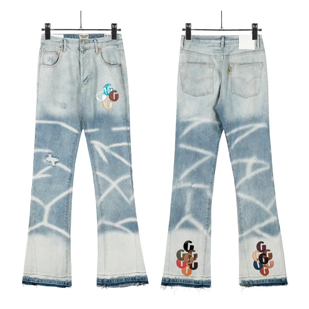 #8103 P240💰 GALLERY DEPT High Street Washed Embroidery Color Letters Water Ripple American Flare Pants Jeans -Original purchase and pattern making to truly restore the ultimate vintage texture -Original hardware accessories, washed and other elevators, QR code analysis are all purchased from the original factory, high degree of restoration, you are welcome to compare with a certain product ~ -Three-dimensional version Loose and comfortable, not picky about the figure, taller and slimmer, factory Seiko, original factory quality control, same style for men and women, can be matched with couples Versatile recommendation: must-have jeans for all seasons Color: blue Size: S-XXL (28-36)